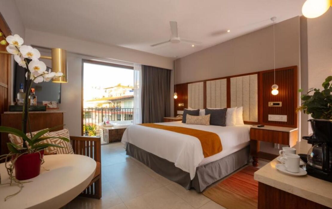 Almar Resort Luxury LGBT Experience by Mantamar Beach Club