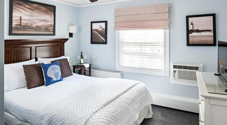 Crowne Pointe Historic Inn Adults Only