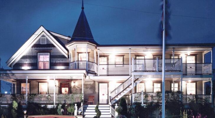 Crowne Pointe Historic Inn Adults Only