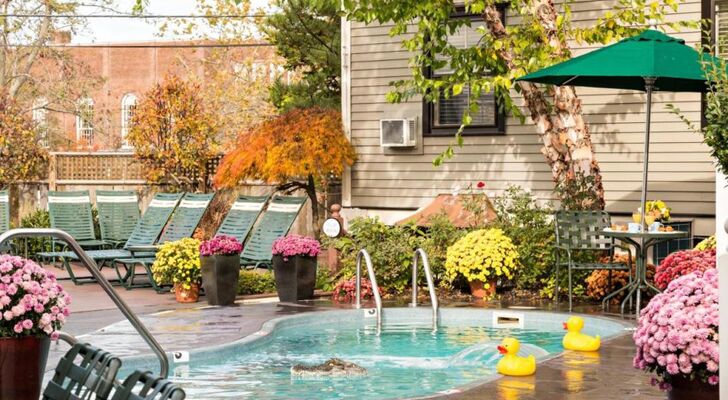 Crowne Pointe Historic Inn Adults Only