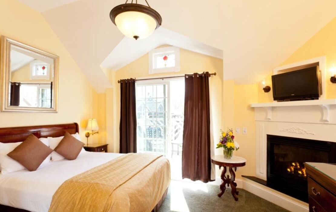 Crowne Pointe Historic Inn Adults Only