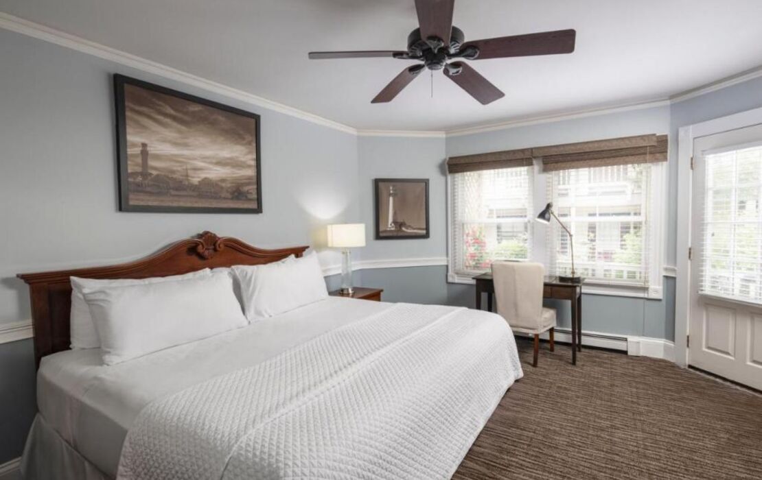 Crowne Pointe Historic Inn Adults Only