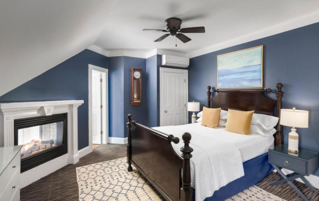 Crowne Pointe Historic Inn Adults Only