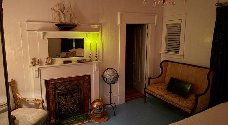 The Gaslamp Bed and Breakfast