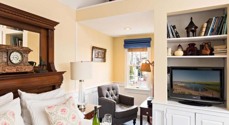 Brass Key Guesthouse Adults Only