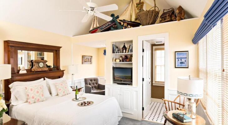 Brass Key Guesthouse Adults Only