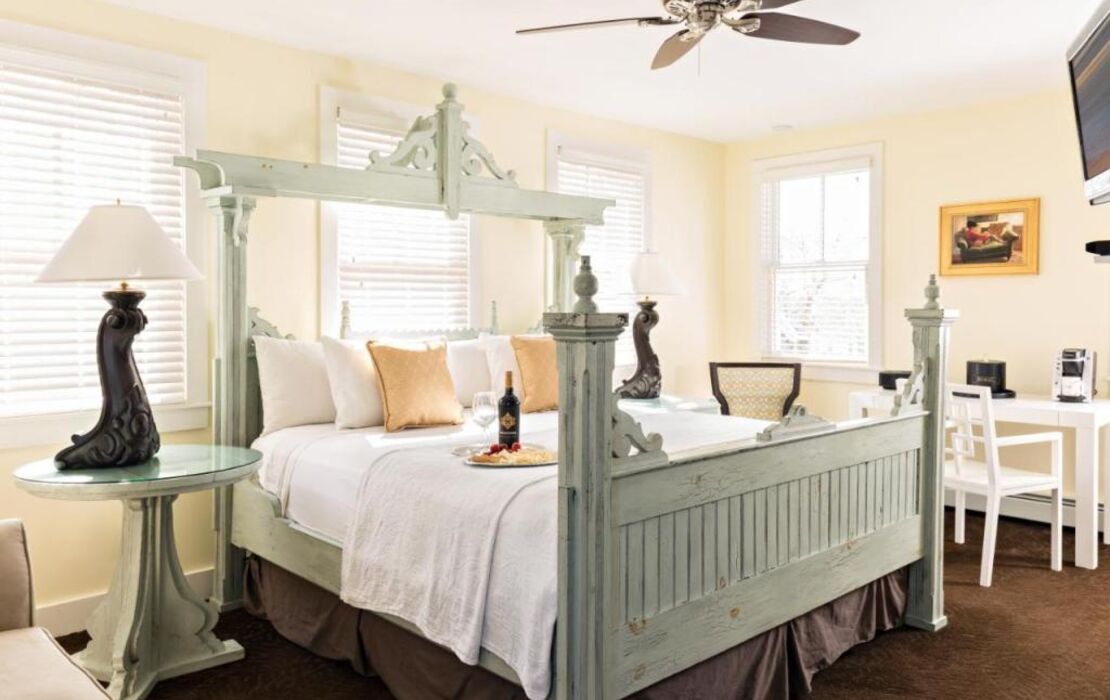 Brass Key Guesthouse Adults Only