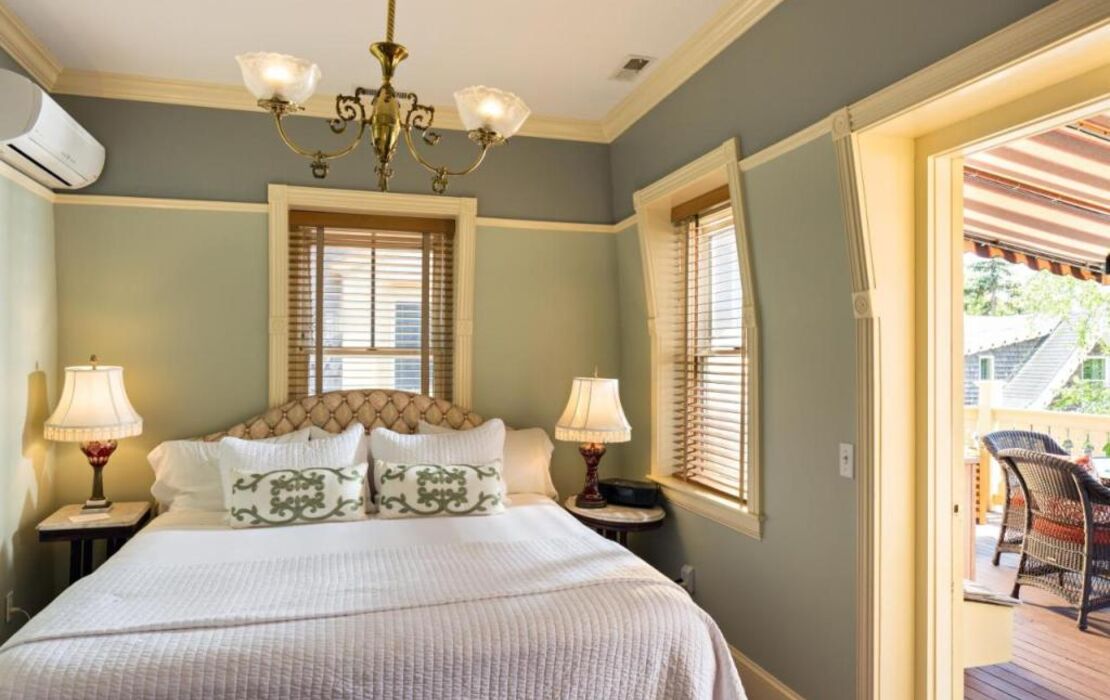 Brass Key Guesthouse Adults Only