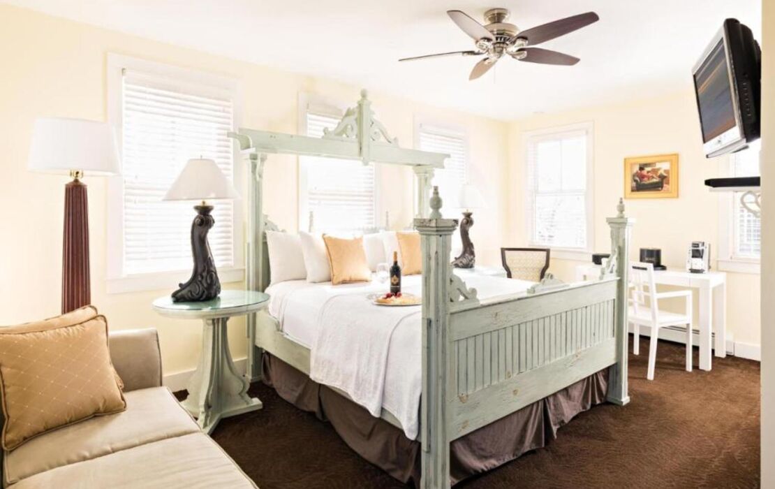 Brass Key Guesthouse Adults Only