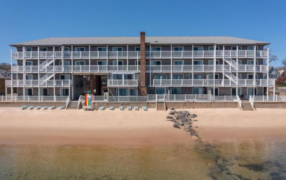 Surfside Hotel and Suites