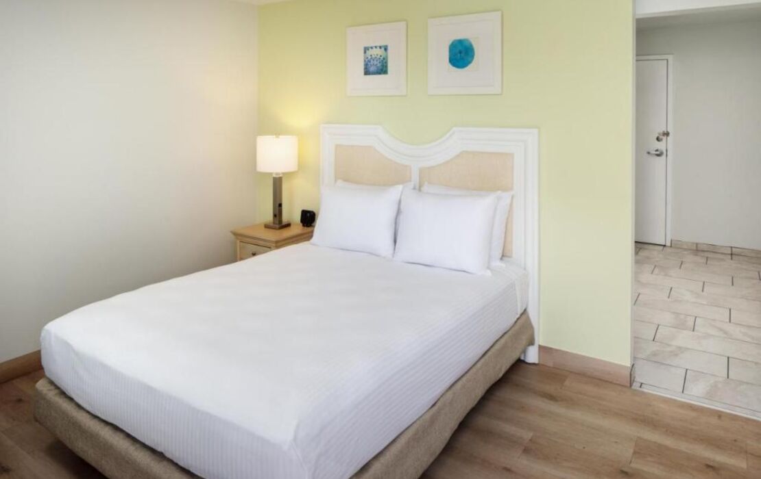 Surfside Hotel and Suites