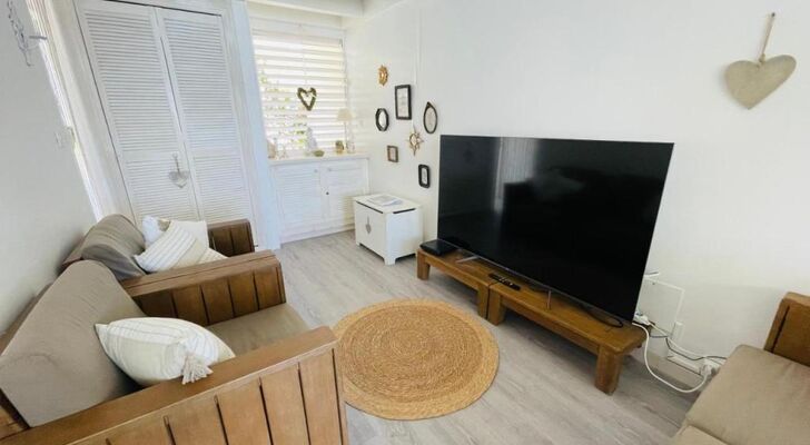 Blue Lagoon, cottage les pieds dans l eau