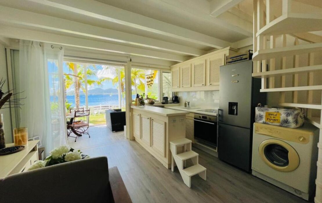 Blue Lagoon, cottage les pieds dans l eau