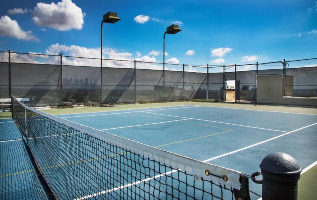 Montrose at Beverly Hills