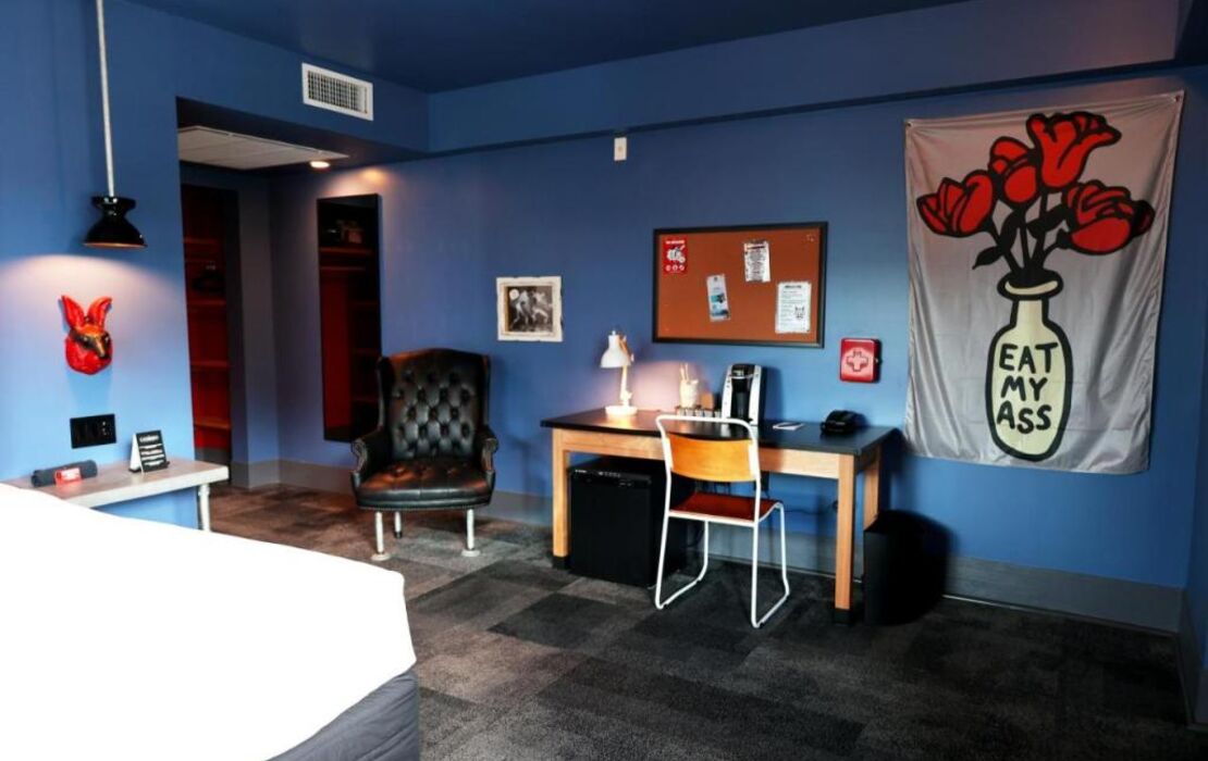 Hotel Gaythering - Gay Hotel - All Adults Welcome