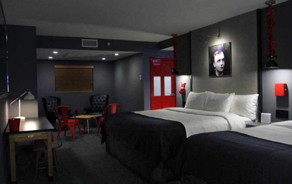 Hotel Gaythering - Gay Hotel - All Adults Welcome