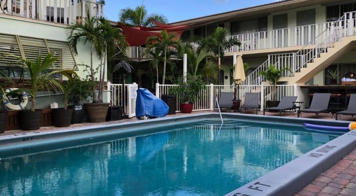 The Big Coconut Guesthouse - Gay Men's Resort