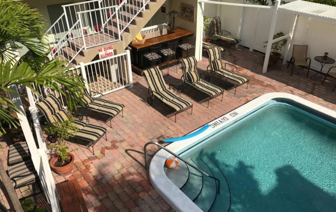 The Big Coconut Guesthouse - Gay Men's Resort