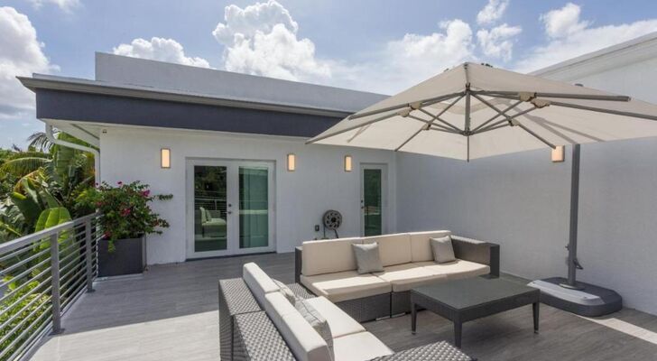 CASA HERMÈS Wilton Manor - Gay Guesthouse