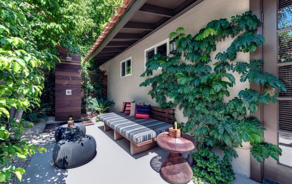 Santiago Resort - Palm Springs Premier Gay Men’s Resort