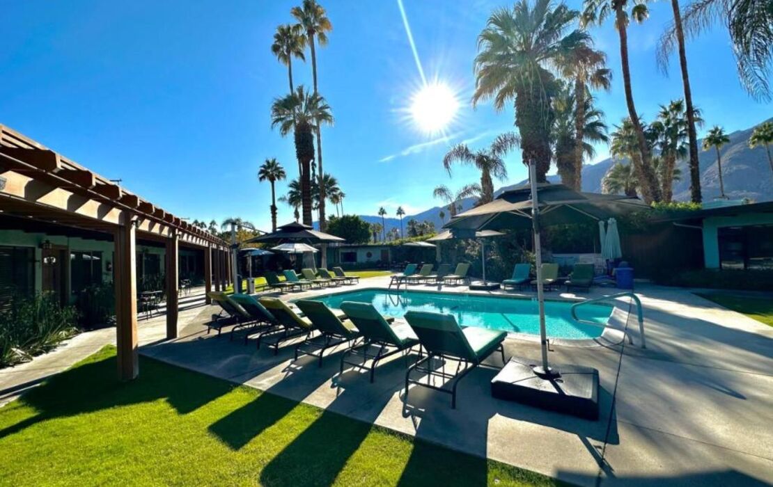 Vista Grande Resort - A Gay Men's Resort