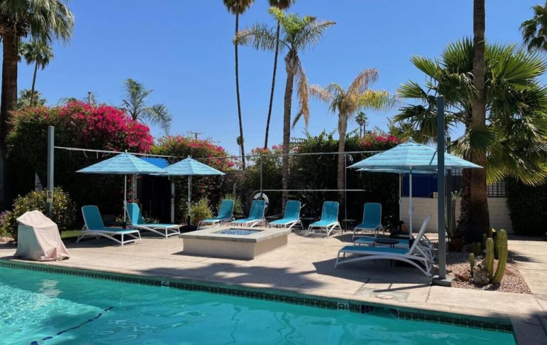 Desert Paradise - A Men's Clothing Optional Resort