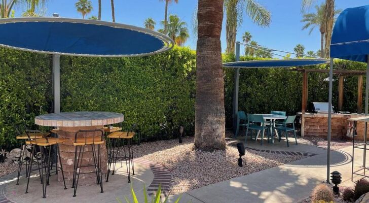 Desert Paradise - A Men's Clothing Optional Resort