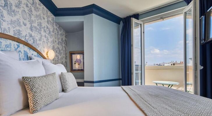 Hotel de Neuve by Happyculture