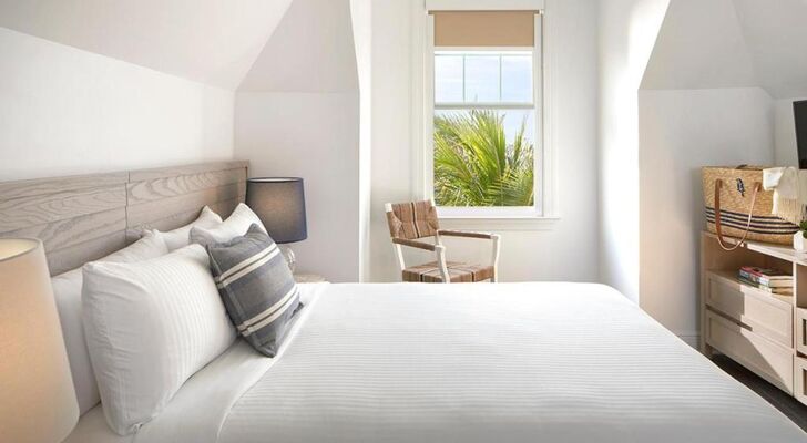 Parrot Key Hotel & Villas