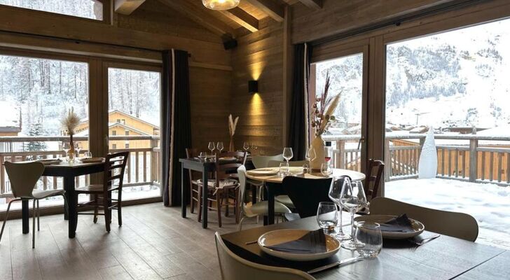 Victoria Lodge, Friendly Hotel