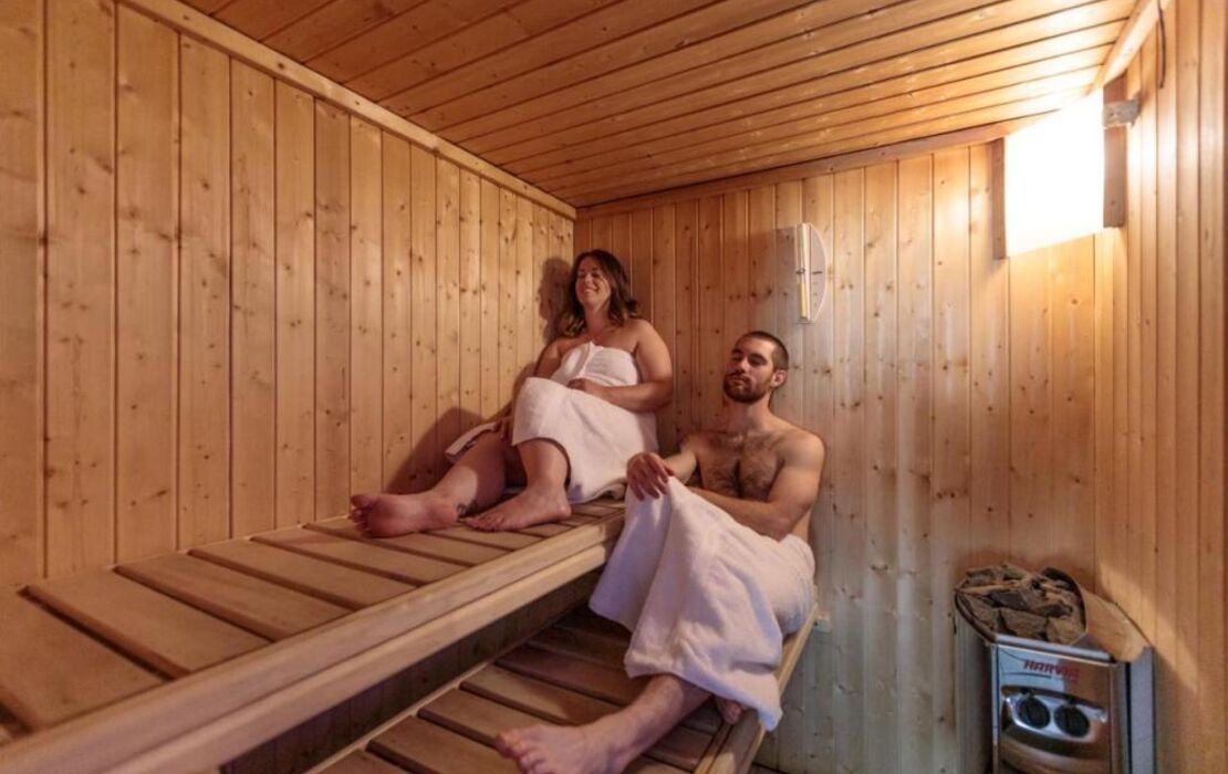 Victoria Lodge, Friendly Hotel