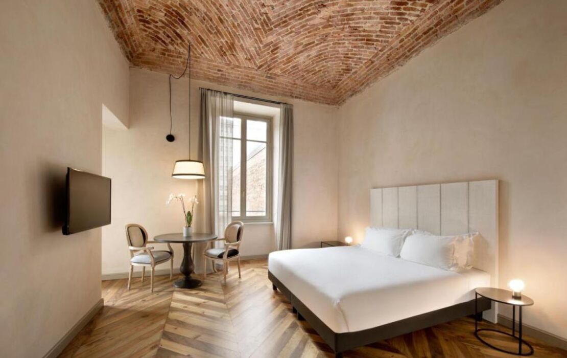 Opera35 Boutique Hotel