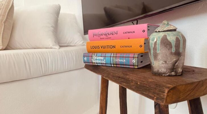 ROMEO AND JULIO SUMMER HOUSE