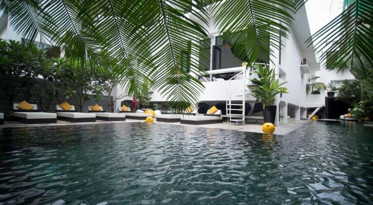 Arthur & Paul (Men Only Hotel)