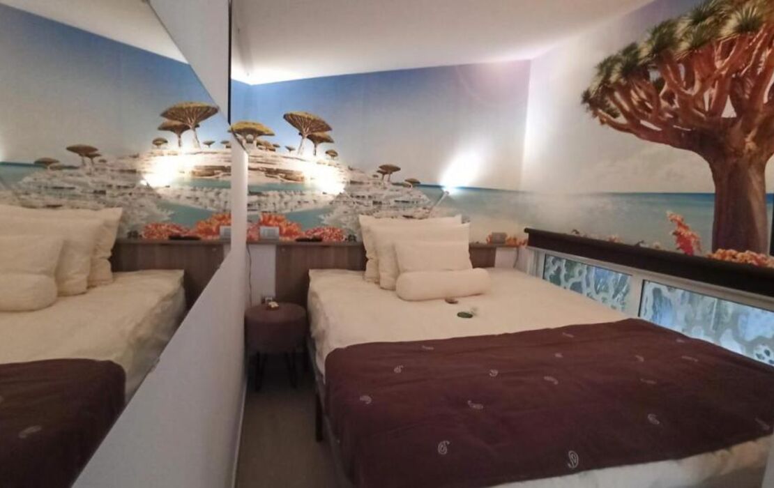 Birdcage Gay Men Resort and Lifestyle Hotel