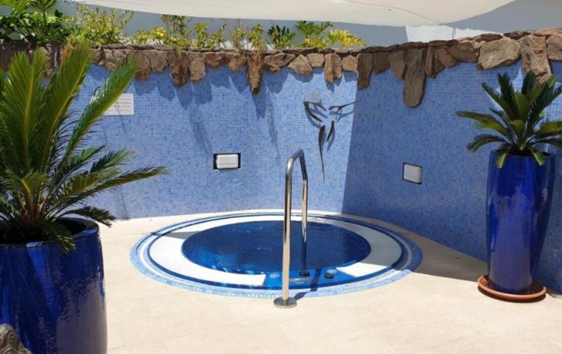 Birdcage Gay Men Resort and Lifestyle Hotel