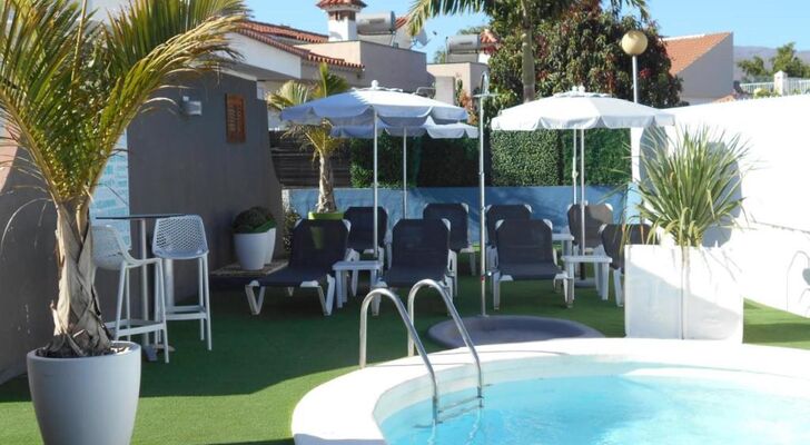 Beach Boys Resort Men Only solo hombres