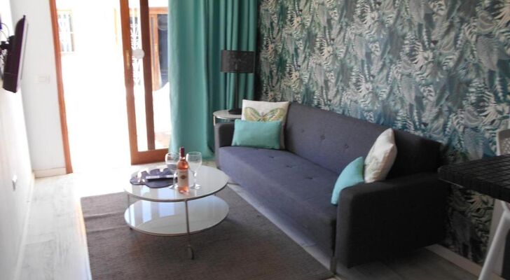 Beach Boys Resort Men Only solo hombres