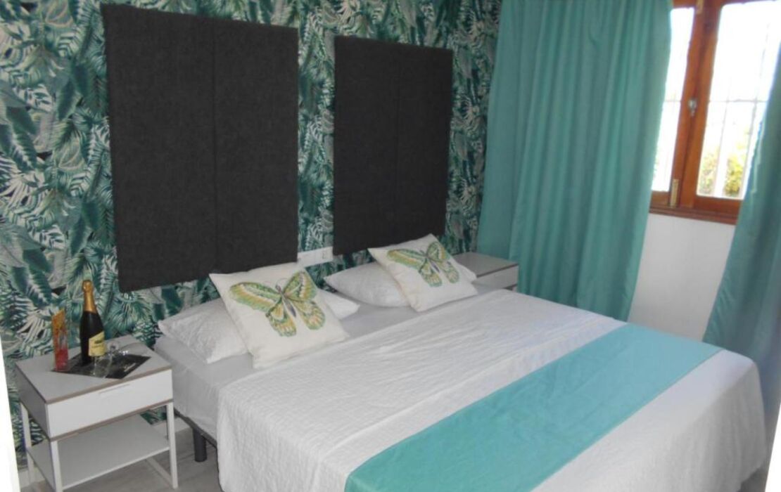 Beach Boys Resort Men Only solo hombres