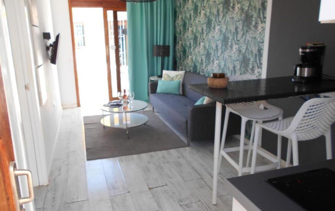 Beach Boys Resort Men Only solo hombres