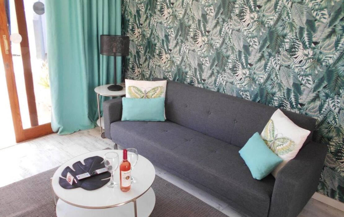 Beach Boys Resort Men Only solo hombres