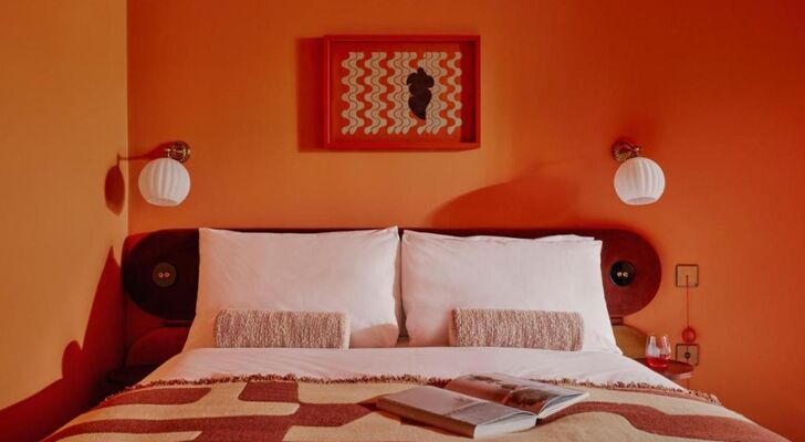 Ember Locke Kensington