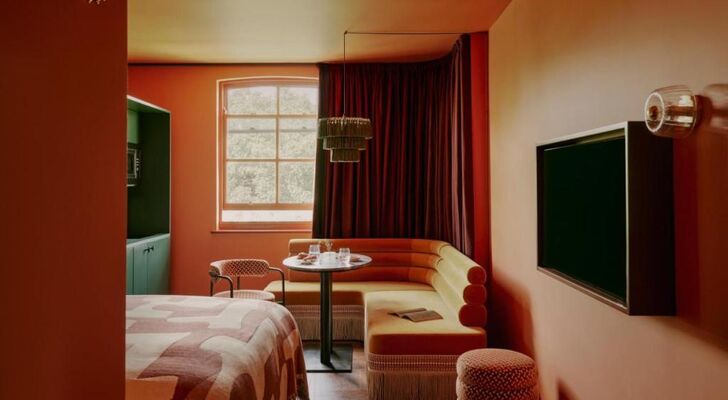 Ember Locke Kensington