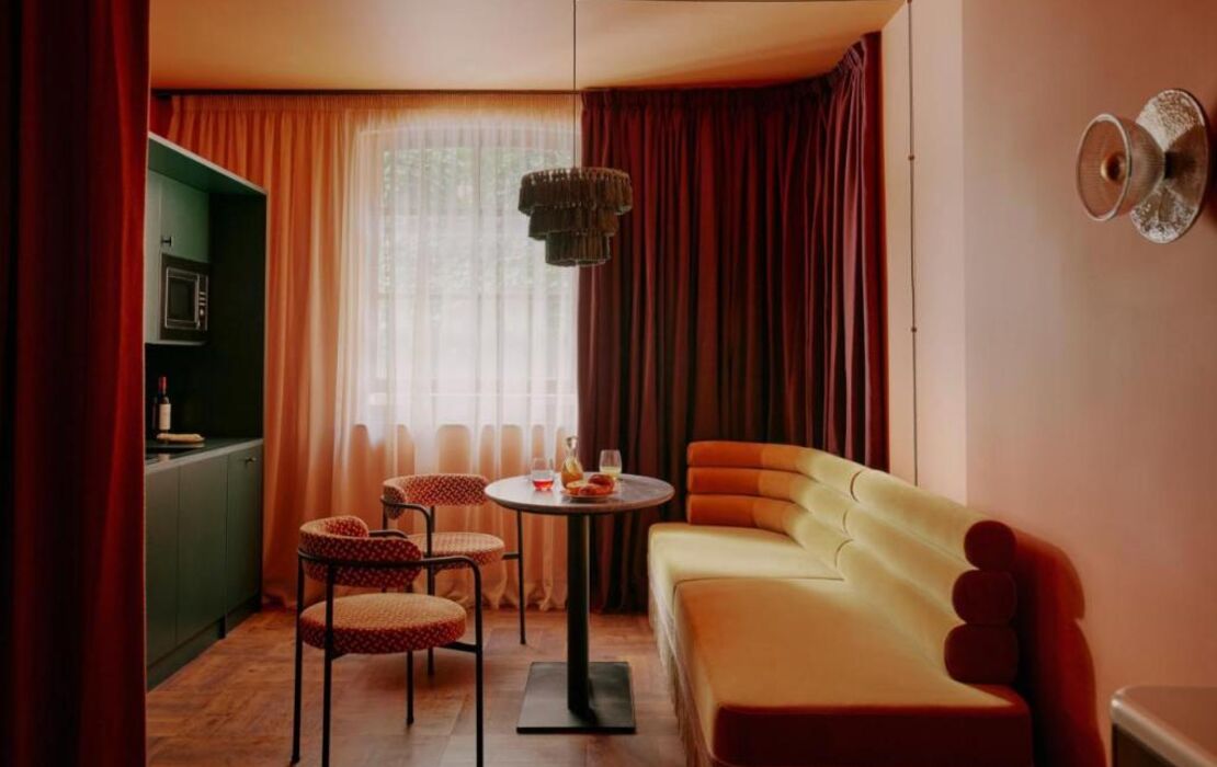 Ember Locke Kensington