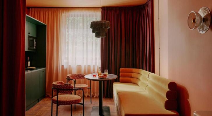 Ember Locke Kensington