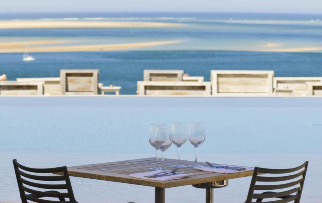 Hotel La Co(o)rniche