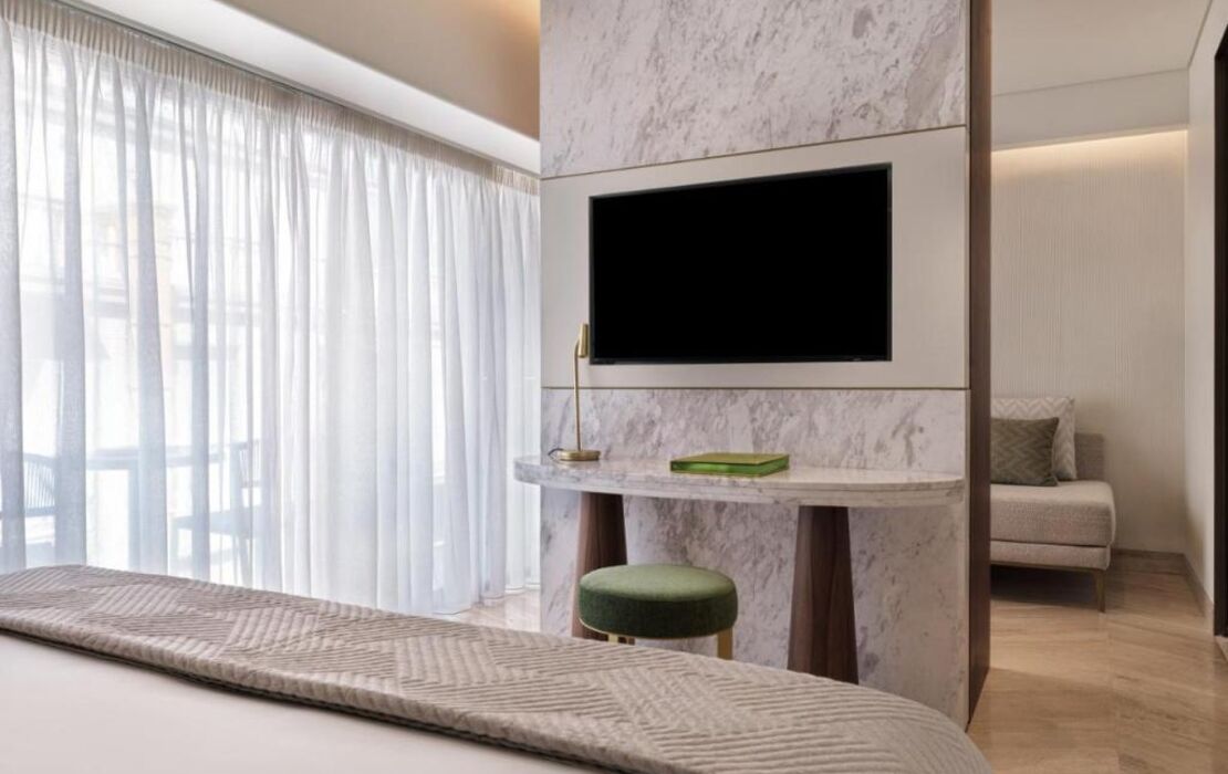 Anthology of Athens, The Leading Hotels of the World