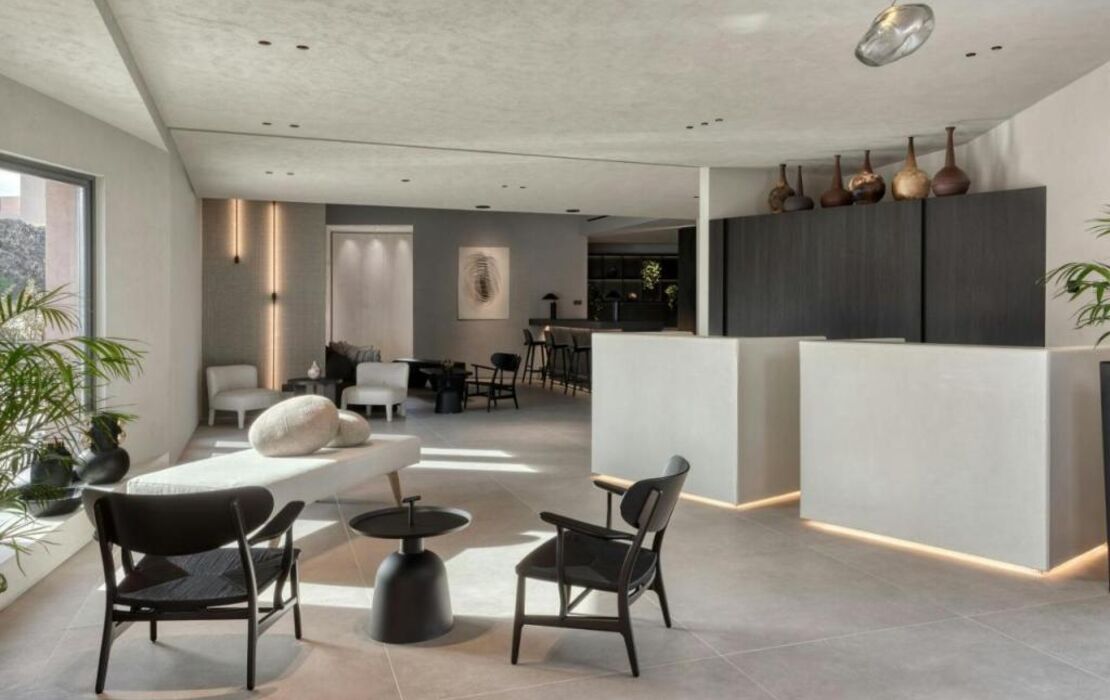 Domes Novos Santorini, Autograph Collection