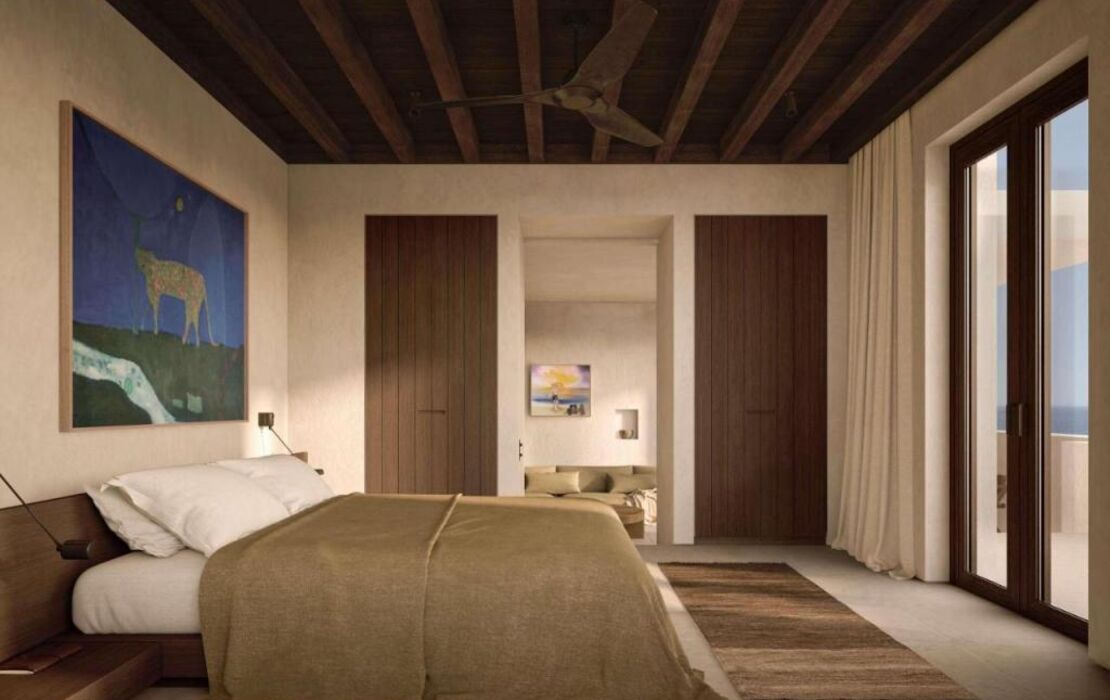 Luura Paros Cliff, Morgans Originals