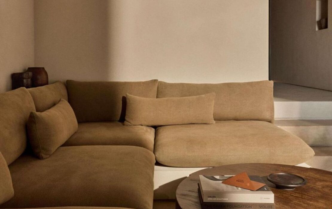 Luura Paros Cliff, Morgans Originals